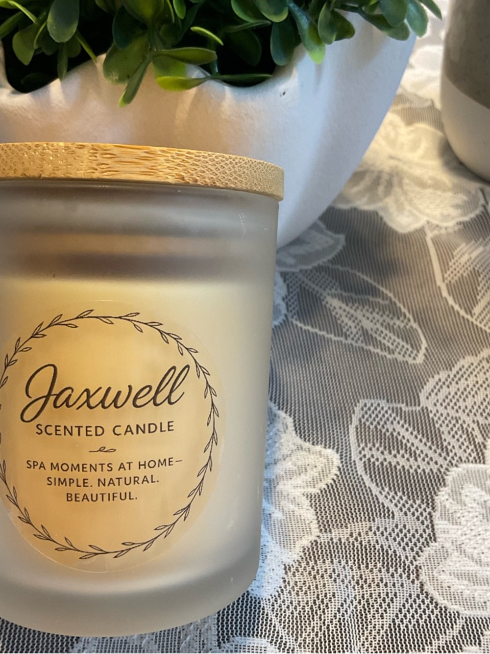 Scented Candle - tropical Fruit 8oz soy candle with wood lid